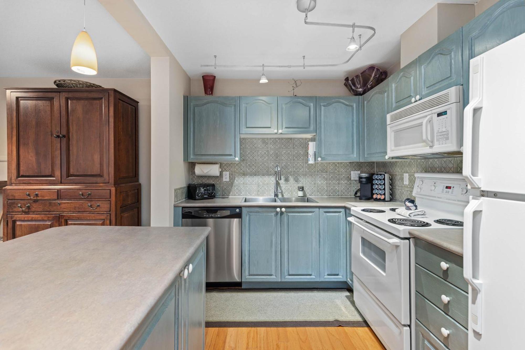 Stoney Creek Sunpath By Whistler Premier Apartment Exterior photo