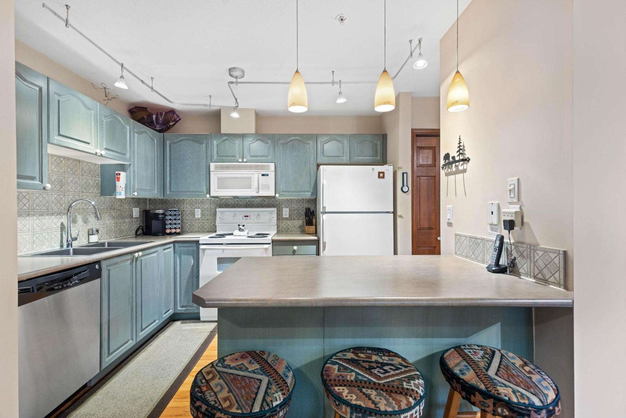 Stoney Creek Sunpath By Whistler Premier Apartment Exterior photo