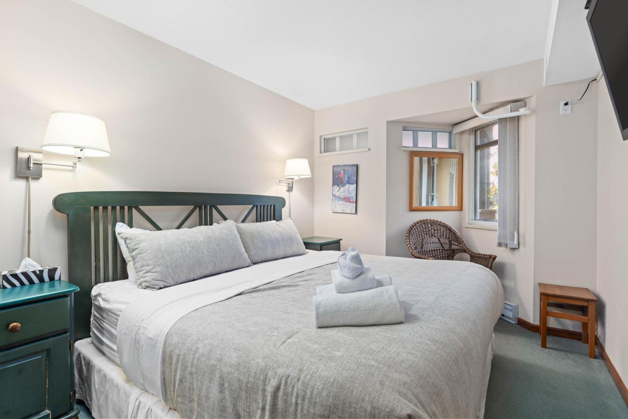 Stoney Creek Sunpath By Whistler Premier Apartment Exterior photo